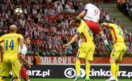 Drugi gol Roberta Lewandowskiego w meczu przeciwko Rumunii był zdobyty spektakularnym strzałem głową