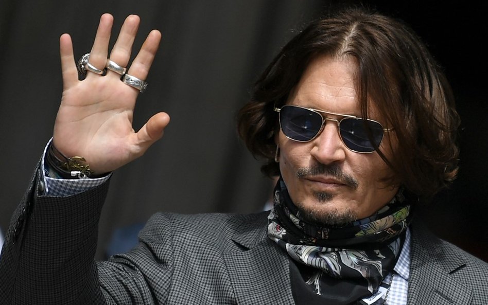 Johnny Depp „poproszony” o odejście z „Fantastycznych zwierząt”