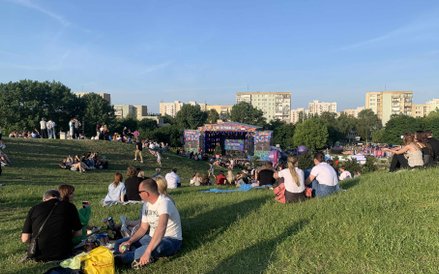 Zbocze Kopie Cwila wypełnione publicznością