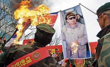 Seul. Na sobotniej demonstracji przeciw prowokacjom Północy zapłonął portret Kim Dzong Ila