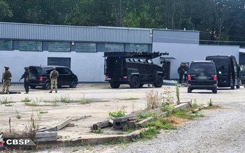 Służby ujawniły w pełni wyposażoną, nielegalną wytwórnię wyrobów tytoniowych, która działała na tere