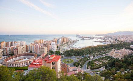 Malaga zaciska pętlę na mieszkaniach wakacyjnych