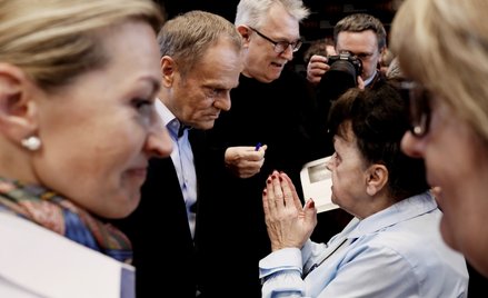 Przewodniczący Platformy Obywatelskiej Donald Tusk na spotkaniu z seniorami