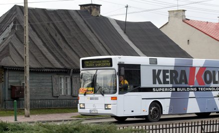 Autobusy z dopłatą jednak wyjadą na trasy. Rząd przyjął projekt ustawy