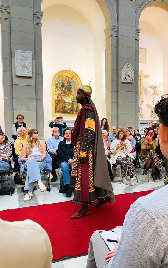 Obserwacja pokazu strojów średniowiecznych nubijskich dostojników w Muzeum Bodego w Berlinie. Było t