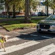 Koniec z cichymi hybrydami i elektrykami