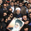 Prezydent Hasan Rohani przed dzisiejszym przemówieniem na placu Wolności (Azadi) w Teheranie