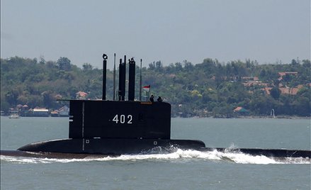 Załodze okrętu podwodnego kończy się tlen. USA dołączają do poszukiwań