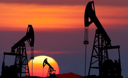 Silną tendencję spadkową starały się przerwać notowania ropy naftowej. Amerykańska WTI drożała o 3,5