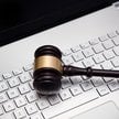Ślepe pozwy za hejt. Posłowie chcą szybkiego sprzątania internetu