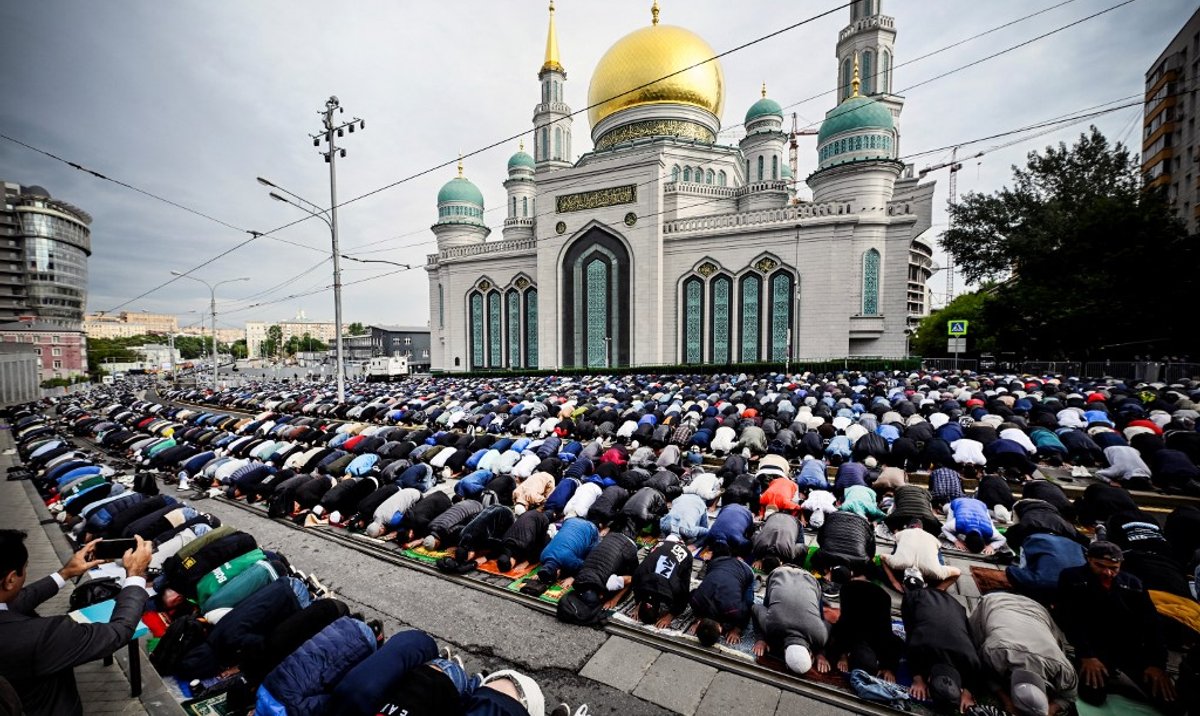 Setki tysięcy muzułmanów świętują w Moskwie i okolicach