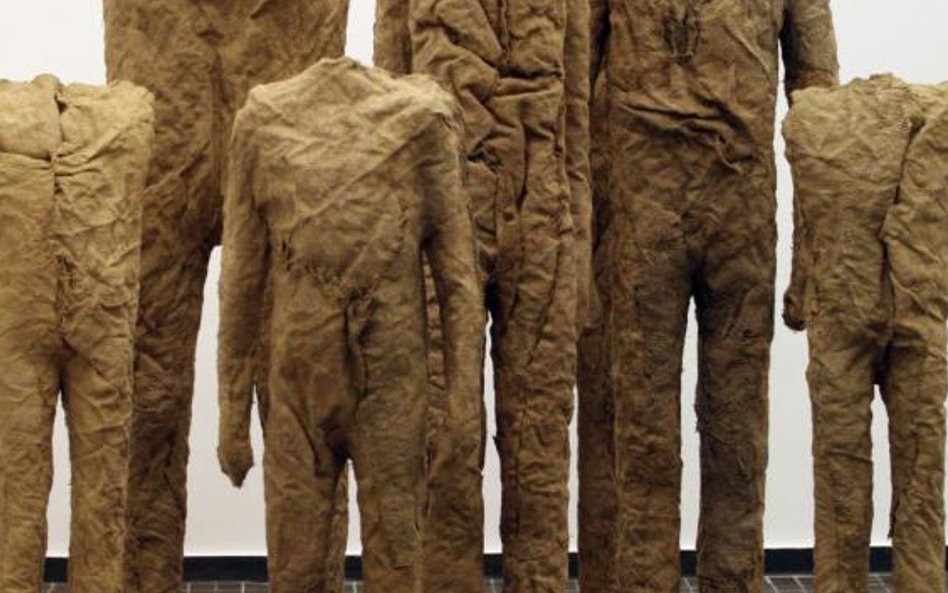 Tymczasowa siedziba Muzeum Sztuki Nowoczesnej - 2008 r. Wystawa "Sztuka cenniejsza niż złoto" - rzeź