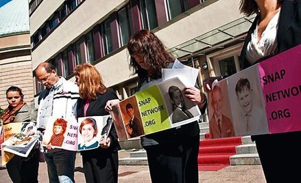 Wykorzystywani przez księży protestują przeciw wizycie papieża