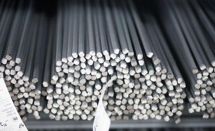 Niższe ceny importowanej stali to efekt przestępczego procederu polegającego na niepłaceniu VAT prze