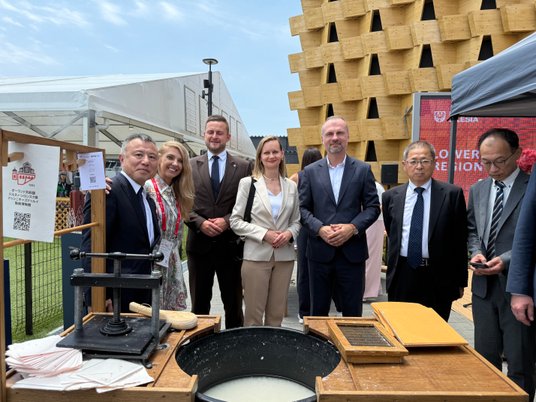 Ekspozycja Muzeum Papiernictwa z Dusznik-Zdroju, które przygotowało m.in. zajęcia z produkcji papier