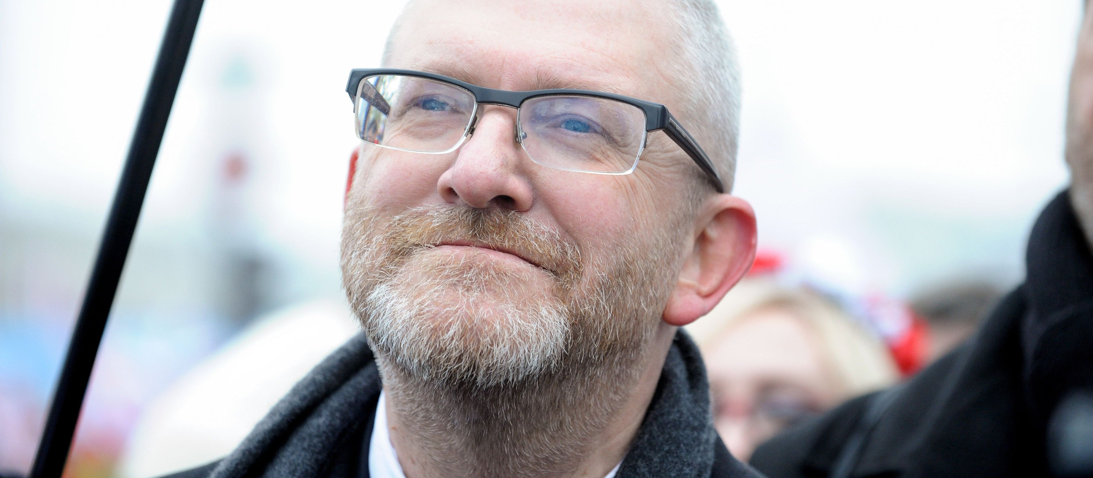 Bajońskie wpływy fundacji Grzegorza Brauna. Czy nie łamie ustawy o partiach politycznych?