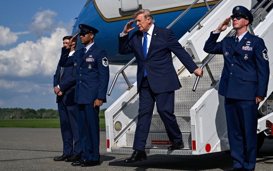 Donald Trump odwołał potężny atak na Iran. W Gazie z gruzów wydobyto ponad 100 ciał