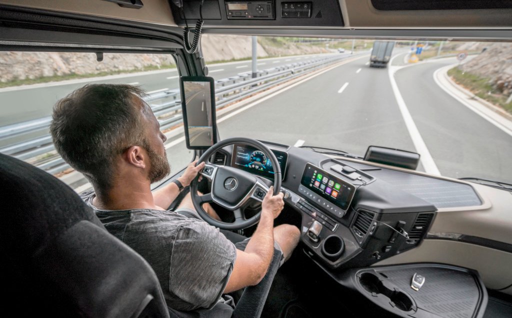 Entrepreneurs: the government is stabbing us in the back