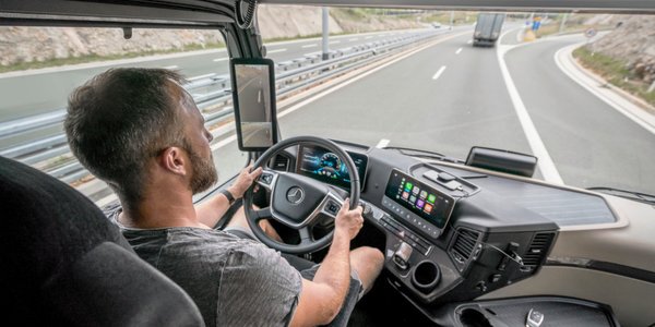 Przedsiębiorcy: rząd wbija nam nóż w plecy