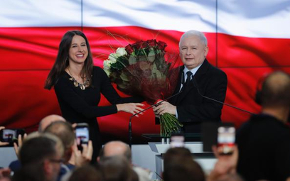 Prezes PiS Jarosław Kaczyński nie był entuzjastyczny podczas wieczoru wyborczego