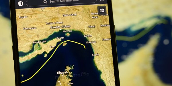 Niemal co drugi Polak nie chce, by Europa pomogła Donaldowi Trumpowi z Cieśniną Ormuz. Wyniki sondażu