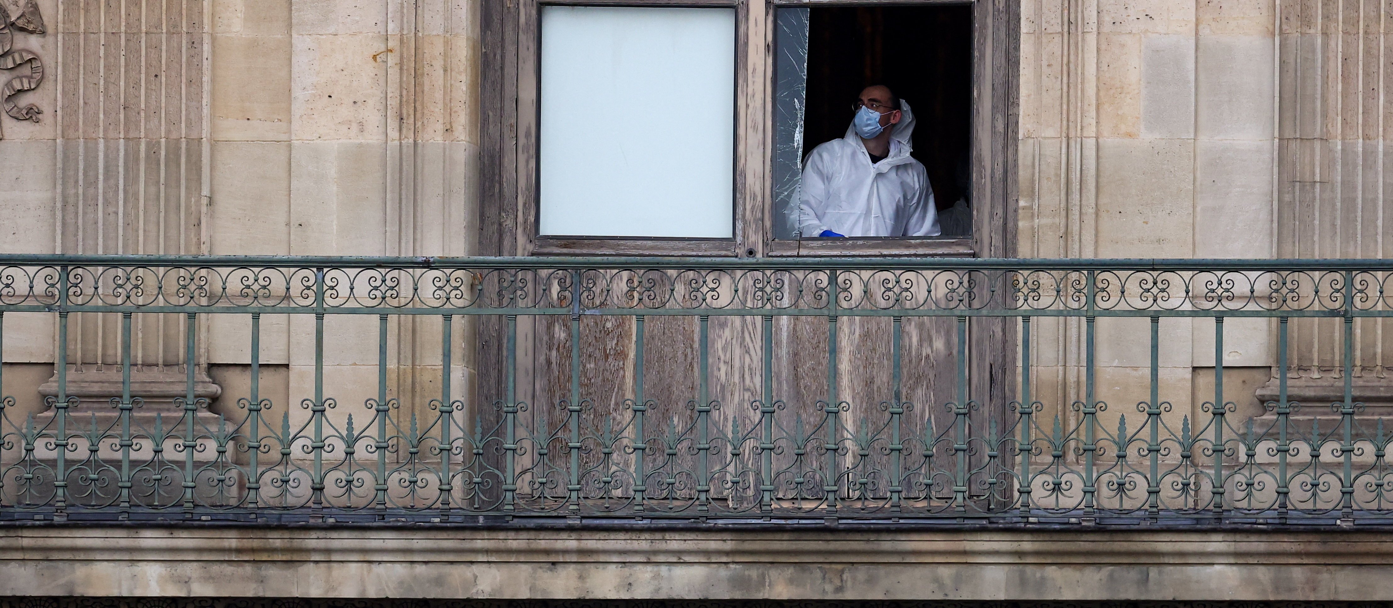 Już wiadomo, jaka była wartość łupu w Luwrze. „Kwota spektakularna, ale nie oddająca wartości historycznej”