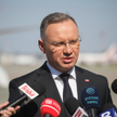 Prezydent Andrzej Duda na lotnisku Okęcie w Warszawie przed wylotem do Szwajcarii