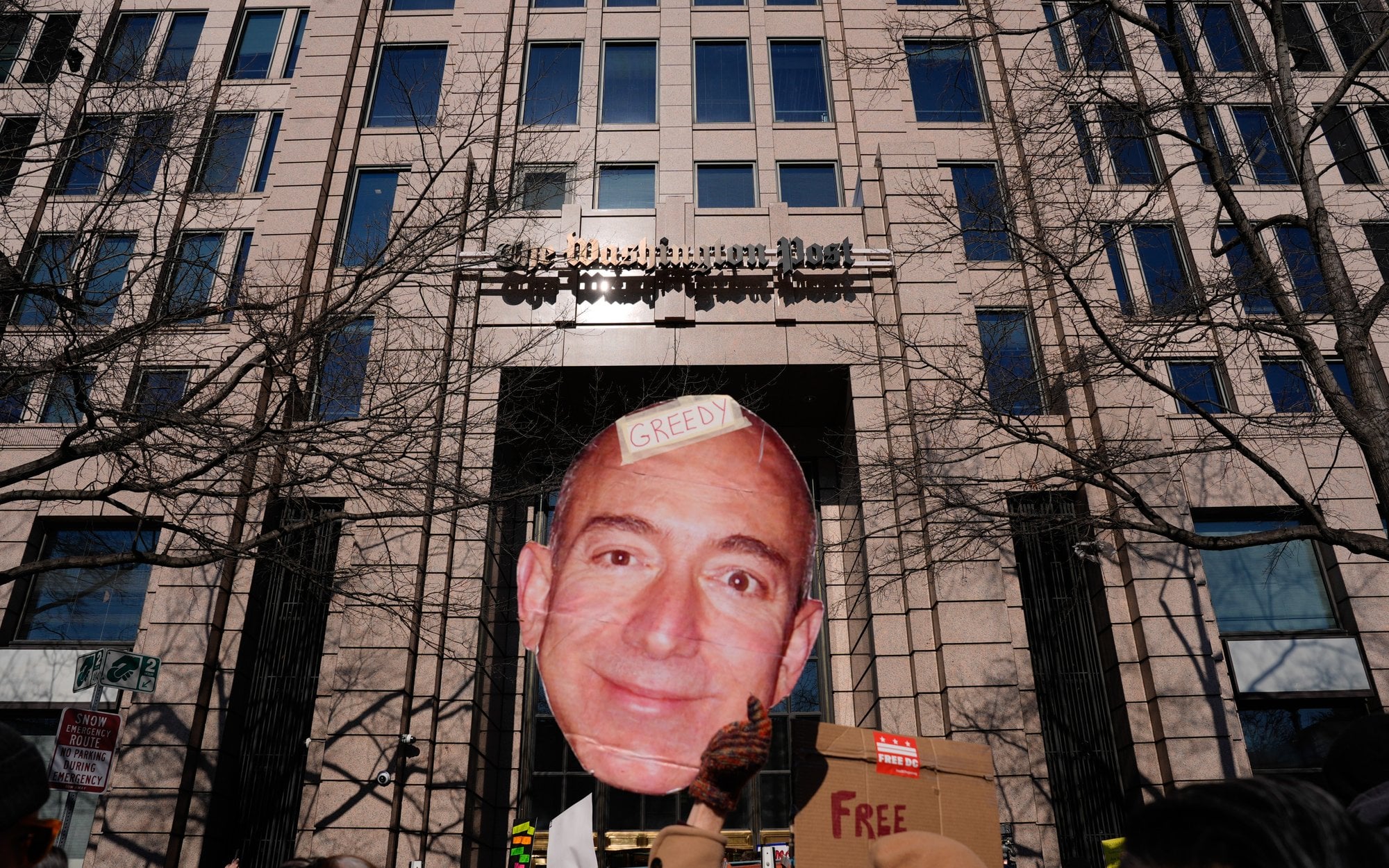 AI nie spowoduje masowych zwolnień. Jeff Bezos wieszczy niedobór rąk do pracy