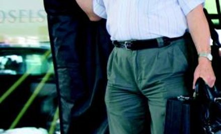 Posłowie wynoszą się z Wiejskiej