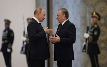 Władimir Putin i prezydent Uzbekistanu Szawkat Mirzijojew podczas szczytu SCO w Samarkandzie