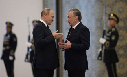 Władimir Putin i prezydent Uzbekistanu Szawkat Mirzijojew podczas szczytu SCO w Samarkandzie
