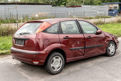 Podstawą do usunięcia pojadu z ulicy jest brak tablic rejestracyjnych lub stan techniczny wskazujący