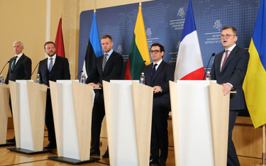 Ministrowie spraw zagranicznych (od lewej): Łotwy Krisjanis Karins,  Estonii Margus Tsahkna,  Litwy 