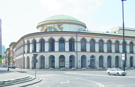 1828 r. Giełda przenosi się do siedziby nowo powołanego Banku Polskiego, który obejmuje nadzór nad g