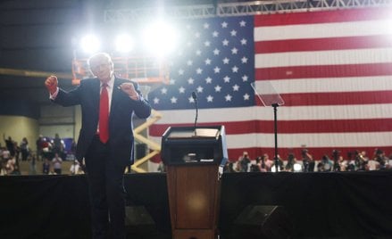 Przemówienie Trumpa na wiecu w Karolinie Północnej było przerywane