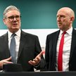Minister obrony Wielkiej Brytanii John Healey (z prawej) odchodzi z rządu Keira Starmera