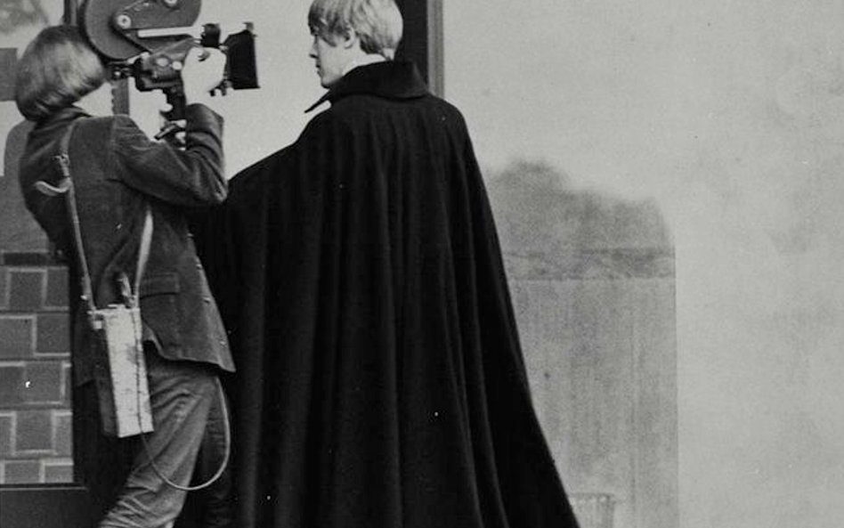 Director David Cronenberg and actor Ronald Mlodzik on set. Stereo, 1969