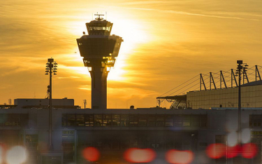 Monachium: Hiszpan anulował 130 lotów, przechodząc przez awaryjne drzwi
