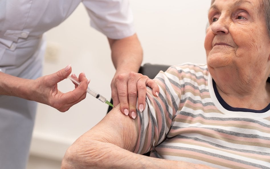 Wysokodawkowe szczepionki przeciw grypie mogą potencjalnie zmniejszyć ryzyko Alzheimera u seniorów