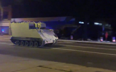 USA: Dwugodzinny pościg za wojskowym pojazdem. "Nie ma nudy w Richmond"