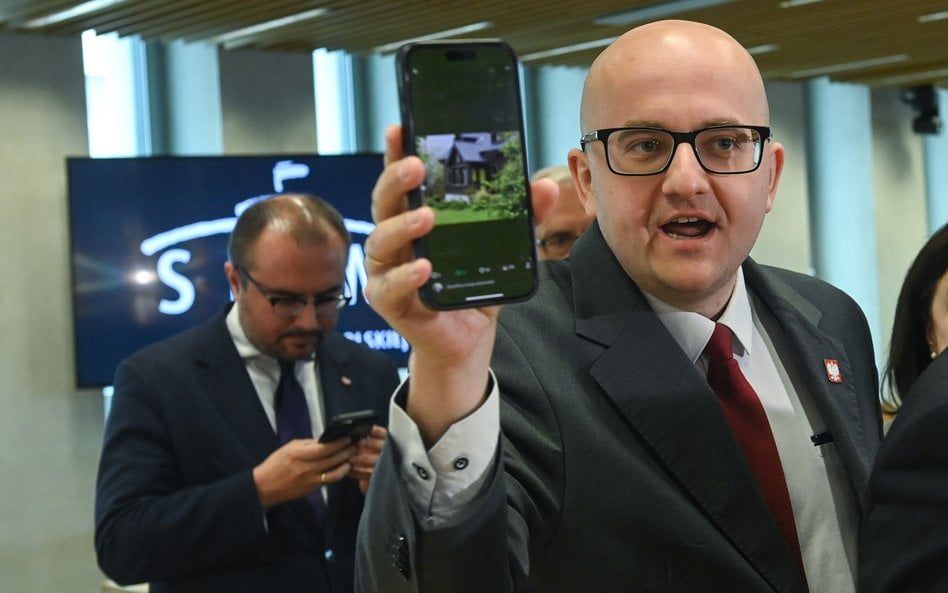Spięcie z dnia zaprzysiężenia Karola Nawrockiego, z udziałem Dariusza Mateckiego (na zdjęciu) jest t