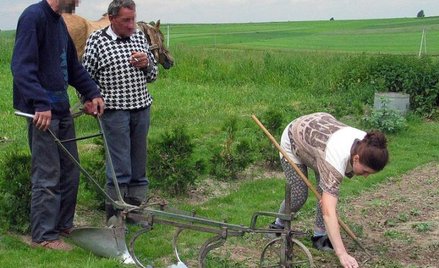 Zatrudnij na wsi kilka osób, a dostaniesz zastrzyk pieniędzy