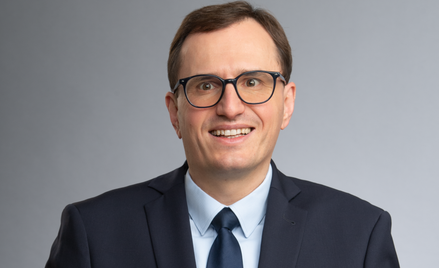 Piotr Jarzyński jest wspólnikiem w Kancelarii Prawnej Jarzyński & Wspólnicy, ekspertem Komitetu ds. 