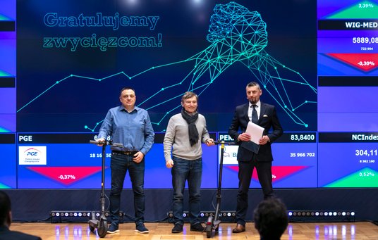 Nagrodami za pierwsze miejsca w rankingach tygodniowych były hulajnogi elektryczne marki Xiaomi.