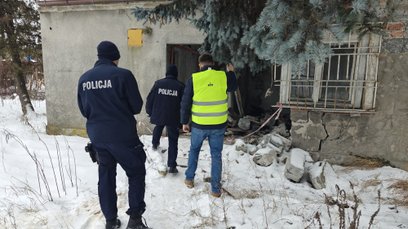 Mundurowi odwiedzają przede wszystkim opuszczone budynki, altanki na terenach ogródków działkowych o