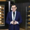 Premier Mateusz Morawiecki podczas wizyty w piekarni "Żytnia" w Dąbrówce