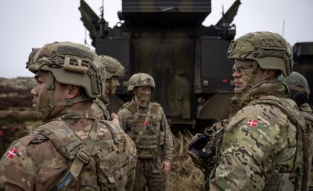 Duńscy żołnierze podczas prowadzonych przez USA ćwiczeń Dynamic Front 23 na poligonie  w Oksbol w Da
