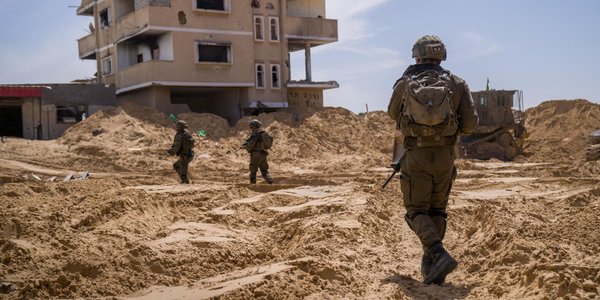 W Gazie ludzie umierają z głodu. Izrael ogłasza „przerwy humanitarne”