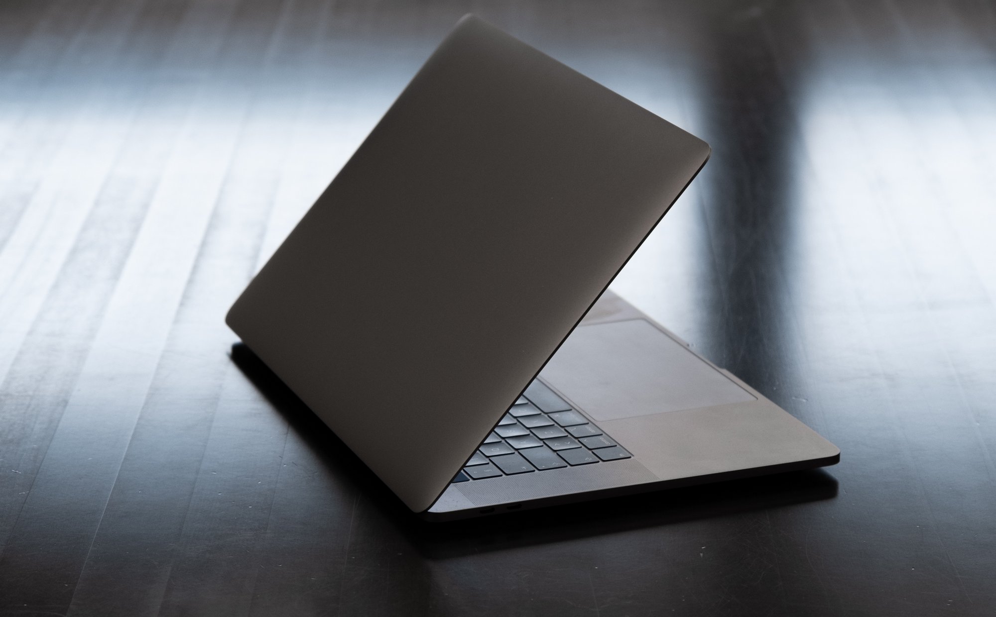 Nawet 7 mln Polaków to piraci. Dlaczego korzystamy z nielegalnych treści?