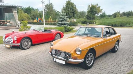 Tu można dokonać porównania obu modeli MG. Dzieli je nie tylko dziesięć lat, ale też wygląd, styl, r